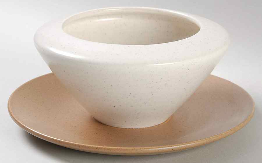 California Tempo White Gravy Boat with Attached Underplate by Metlox - Poppytrail - Vernon-1
