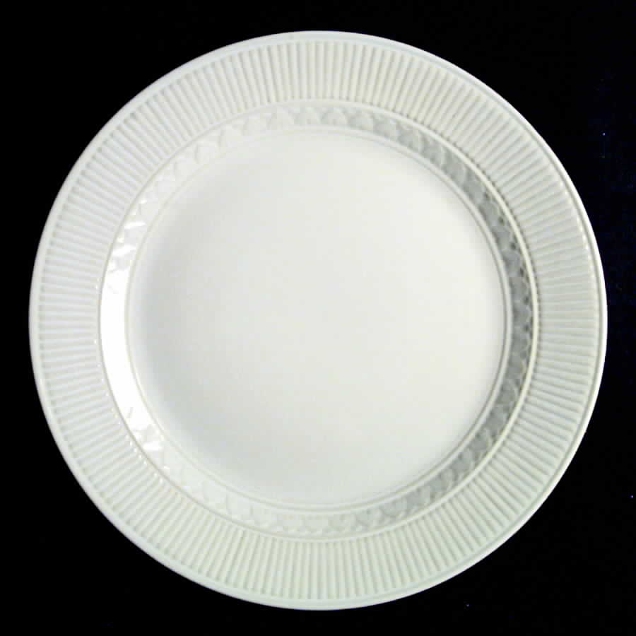 Classic Antique Dinner Plate by Metlox - Poppytrail - Vernon-1