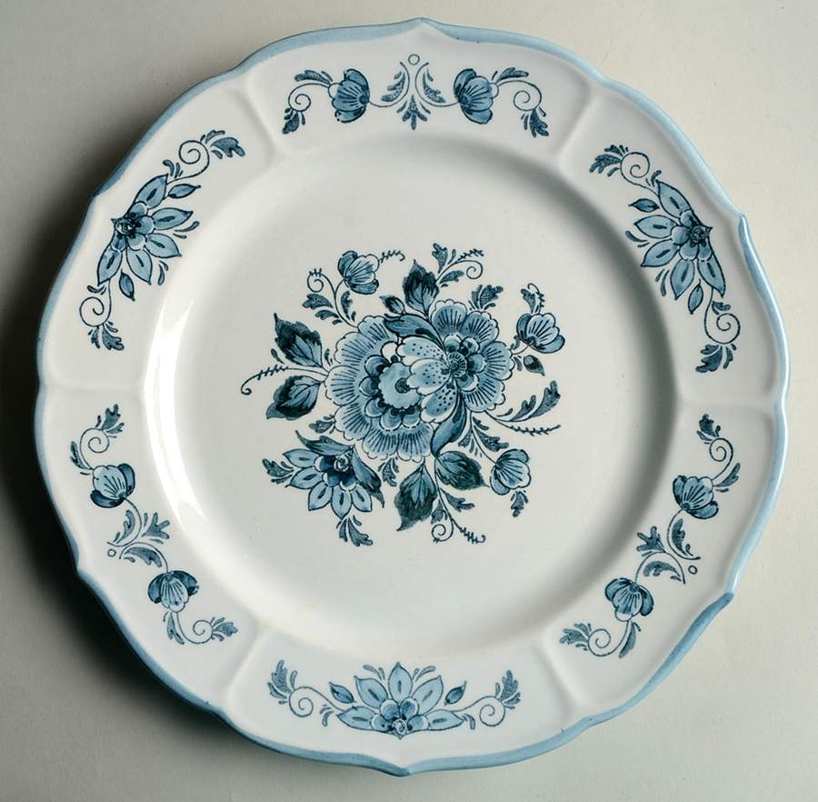 Colonial Garden Blue Dinner Plate by Metlox - Poppytrail - Vernon-1