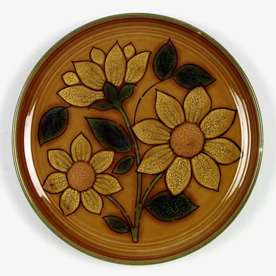 Dahlia Gold Dinner Plate by Metlox - Poppytrail - Vernon-1