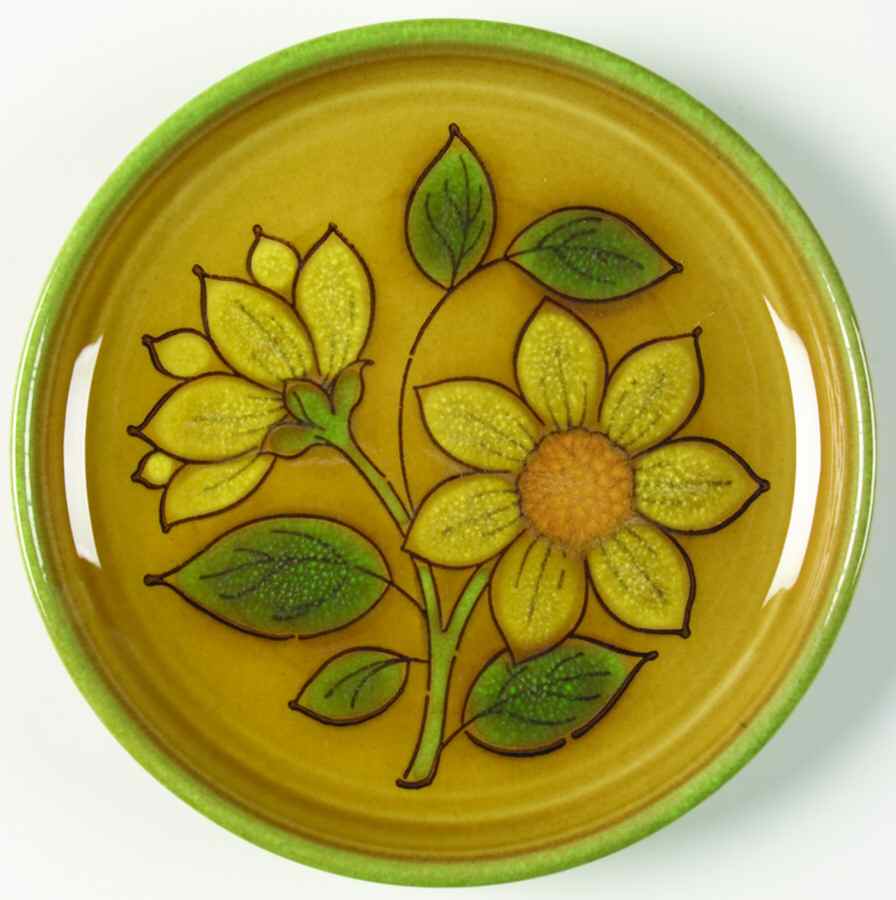 Dahlia Gold Bread & Butter Plate by Metlox - Poppytrail - Vernon-1