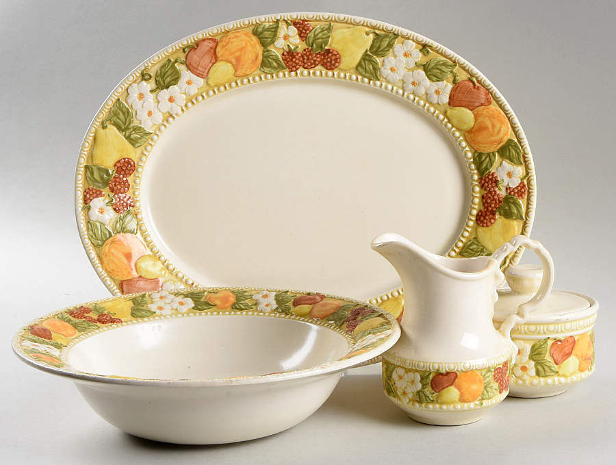 Della Robbia 5 Piece Hostess Set by Metlox - Poppytrail - Vernon-1