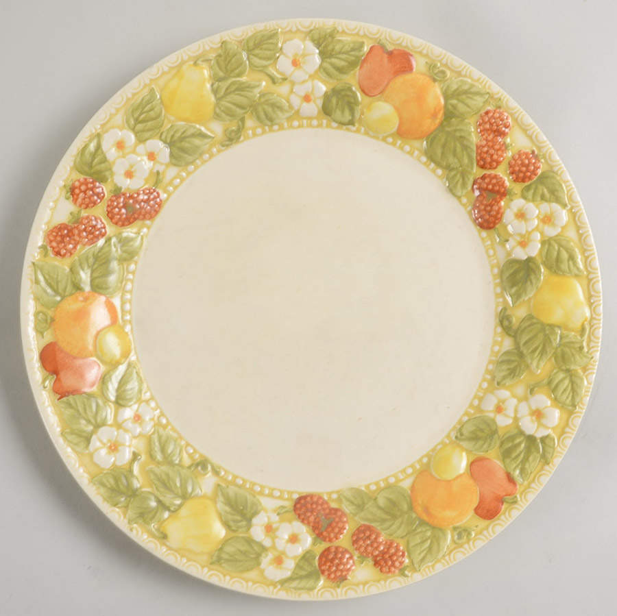 Della Robbia Dinner Plate by Metlox - Poppytrail - Vernon-1