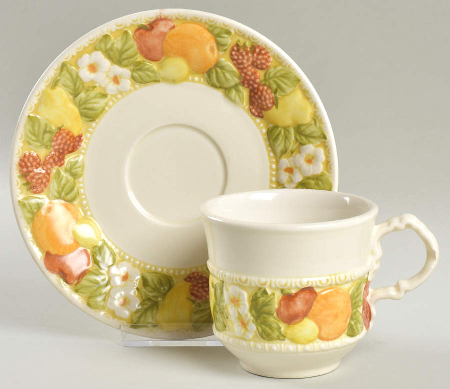 Della Robbia Flat Cup & Saucer Set by Metlox - Poppytrail - Vernon-1