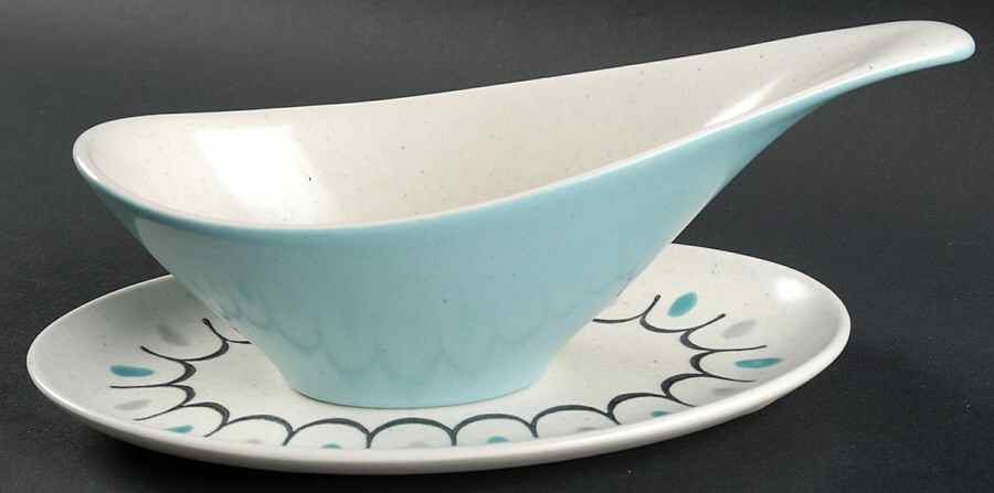 Del Rey Gravy Boat & Underplate by Metlox - Poppytrail - Vernon-1