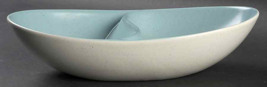 Del Rey 11" Oval Divided Vegetable Bowl by Metlox - Poppytrail - Vernon-1