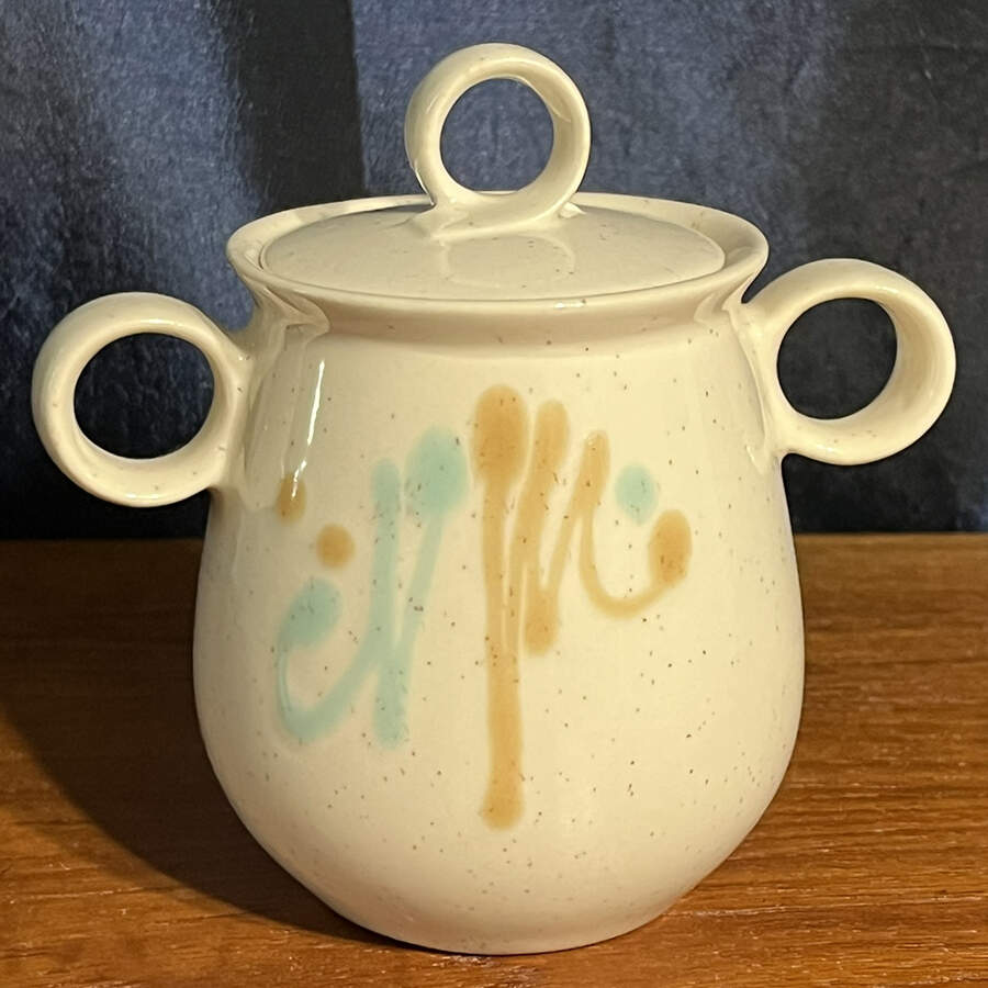 Dis-N-Dot Sugar Bowl & Lid by Metlox - Poppytrail - Vernon-1