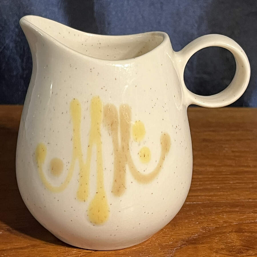 Dis-N-Dot Creamer by Metlox - Poppytrail - Vernon-1