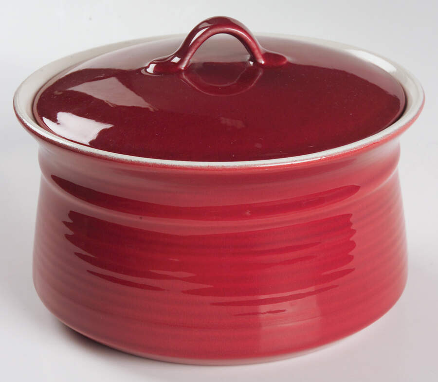 Flamenco Red 2 Qt Round Covered Casserole by Metlox - Poppytrail - Vernon-1