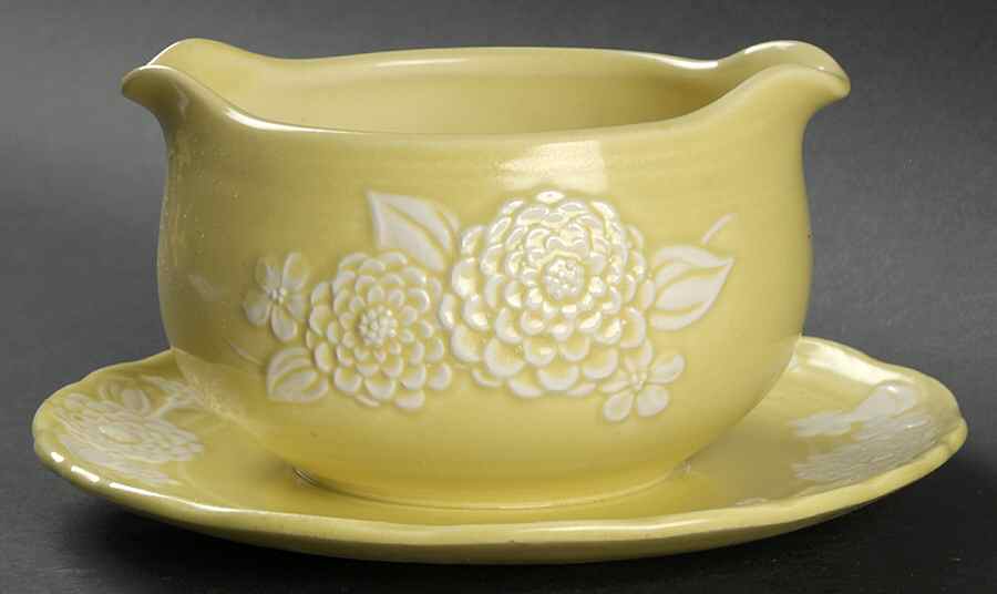 Flora Lace Gravy Boat with Attached Underplate by Metlox - Poppytrail - Vernon-1