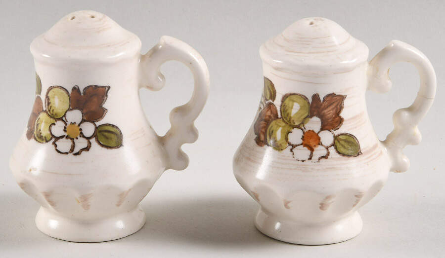 Fruit Basket Salt & Pepper Set by Metlox - Poppytrail - Vernon-1