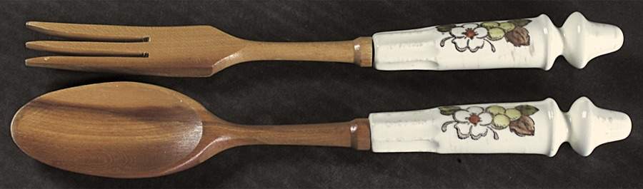 Fruit Basket 2-Piece Wood/Ceramic Salad Set by Metlox - Poppytrail - Vernon-1