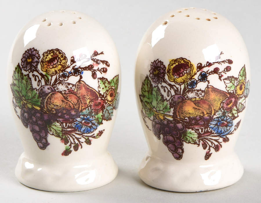 Fruitdale Salt & Pepper Set by Metlox - Poppytrail - Vernon-1