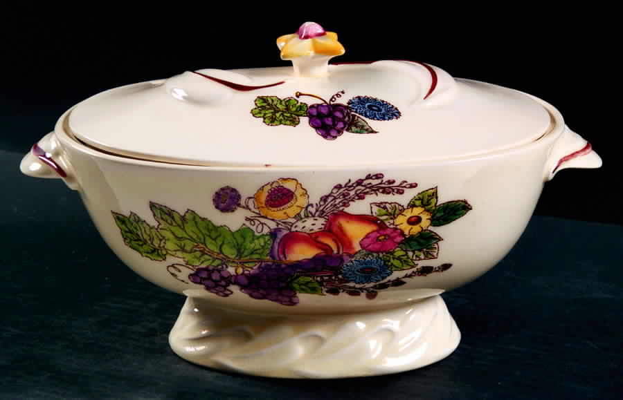Fruitdale Oval Covered Vegetable by Metlox - Poppytrail - Vernon-1