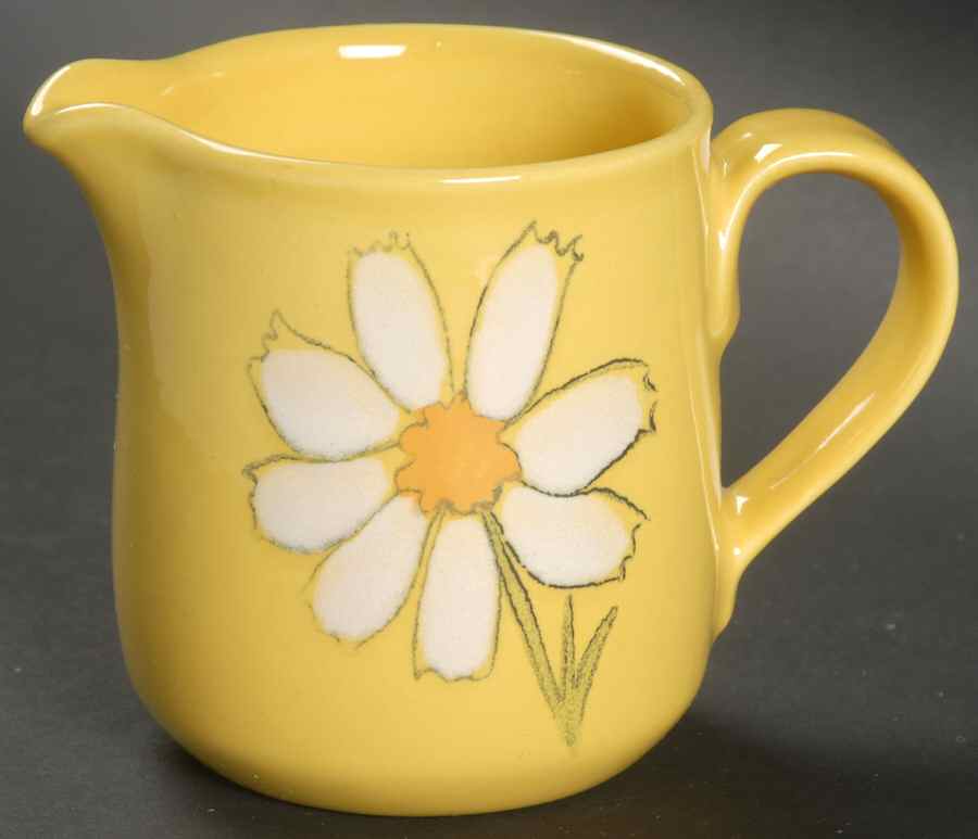 Gaiety Creamer by Metlox - Poppytrail - Vernon-1