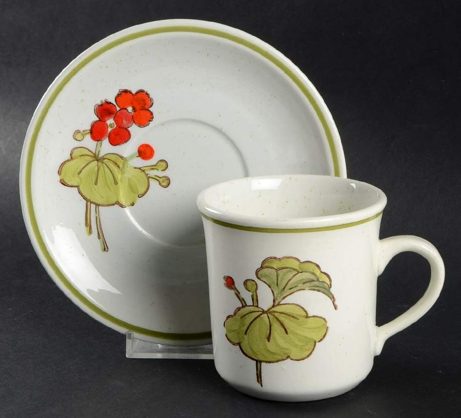 Geranium Flat Cup & Saucer Set by Metlox - Poppytrail - Vernon-1