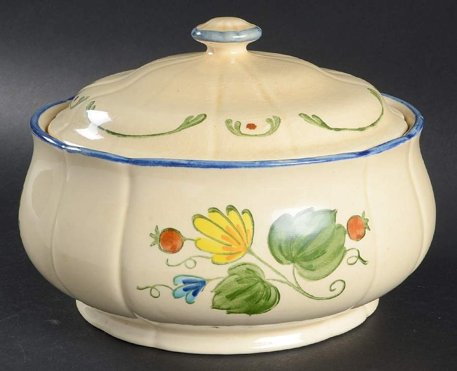 Gigi Round Covered Vegetable by Metlox - Poppytrail - Vernon-1