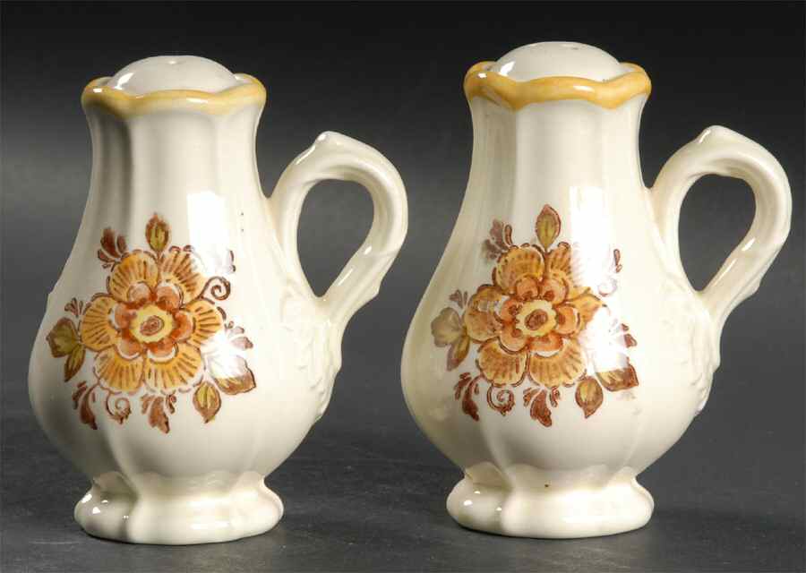 Golden Garden Salt & Pepper Set by Metlox - Poppytrail - Vernon-1