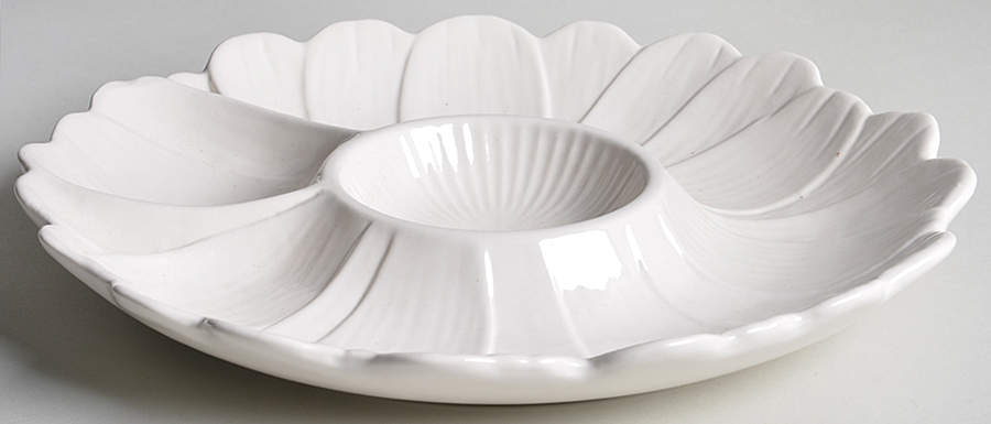 Gourmet White Artichoke Plate by Metlox - Poppytrail - Vernon-1