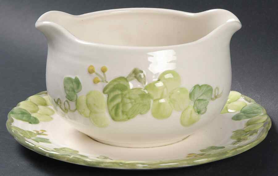 Grape Arbor Green Gravy Boat with Attached Underplate by Metlox - Poppytrail - Vernon-1