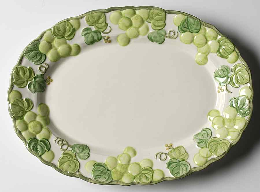 Grape Arbor Green 12" Oval Serving Platter by Metlox - Poppytrail - Vernon-1