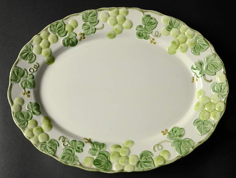 Grape Arbor Green 14" Oval Serving Platter by Metlox - Poppytrail - Vernon-1