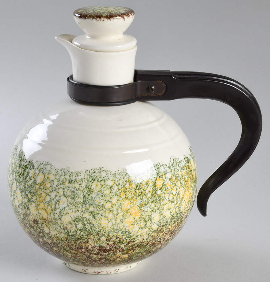 Hawaiian Coral Carafe & Lid by Metlox - Poppytrail - Vernon-1