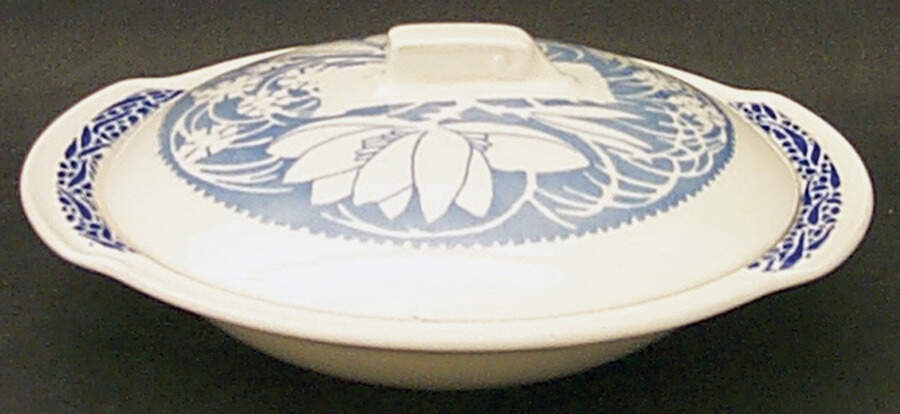 Hawaiian Flowers Blue Lugged Chowder Bowl & Lid by Metlox - Poppytrail - Vernon-1