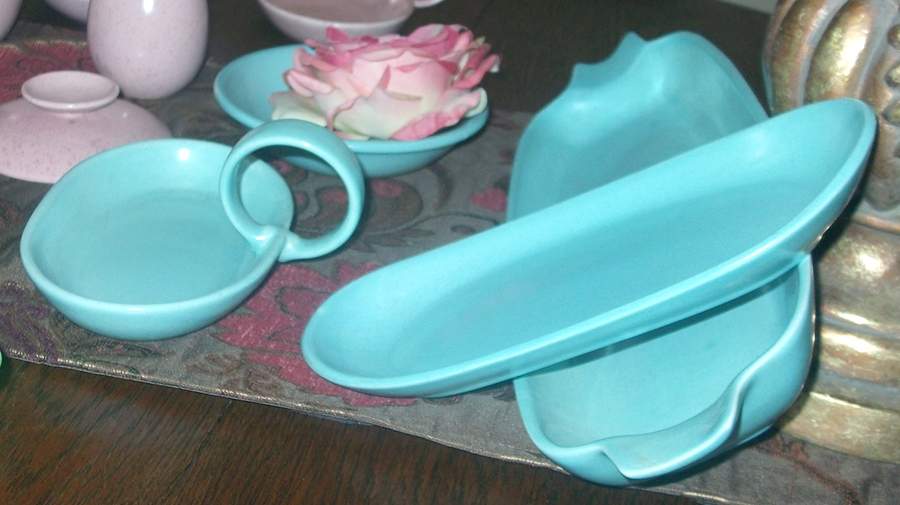 Heavenly Days Blue White Relish by Metlox - Poppytrail - Vernon-1