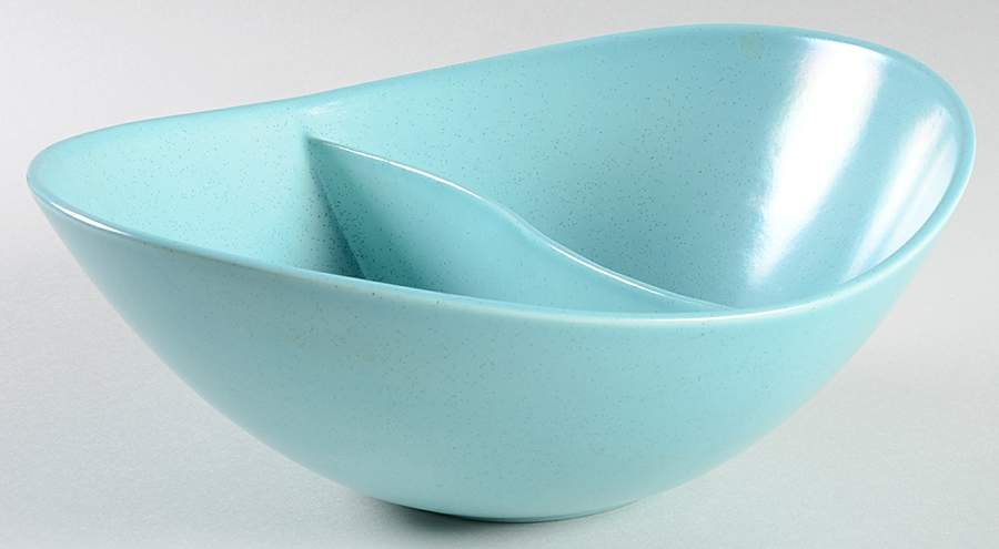 Heavenly Days Blue White 9" Oval Divided Vegetable Bowl by Metlox - Poppytrail - Vernon-1