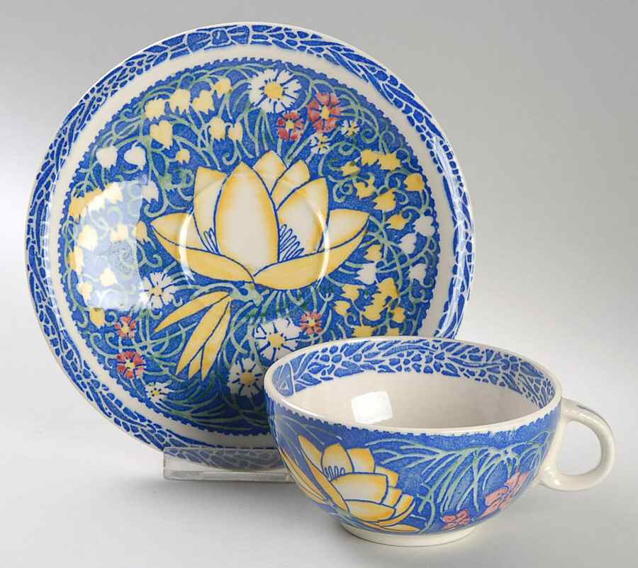 Honolulu Flat Cup & Saucer Set by Metlox - Poppytrail - Vernon-1