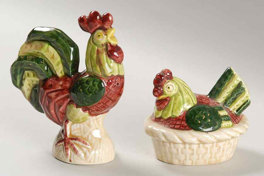 Homestead Provincial Rooster & Hen Salt & Pepper Set by Metlox - Poppytrail - Vernon-1