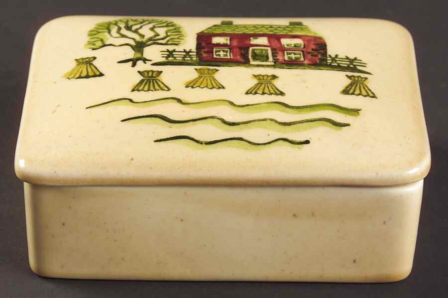 Homestead Provincial Cigarette Box & Lid by Metlox - Poppytrail - Vernon-1