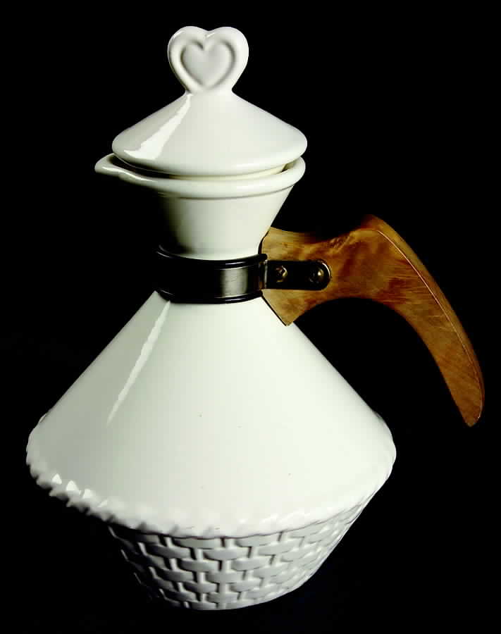 Jamestown Carafe & Lid by Metlox - Poppytrail - Vernon-1