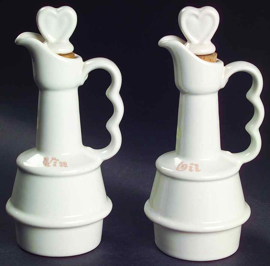 Jamestown Vinegar and Oil Set with Stoppers by Metlox - Poppytrail - Vernon-1