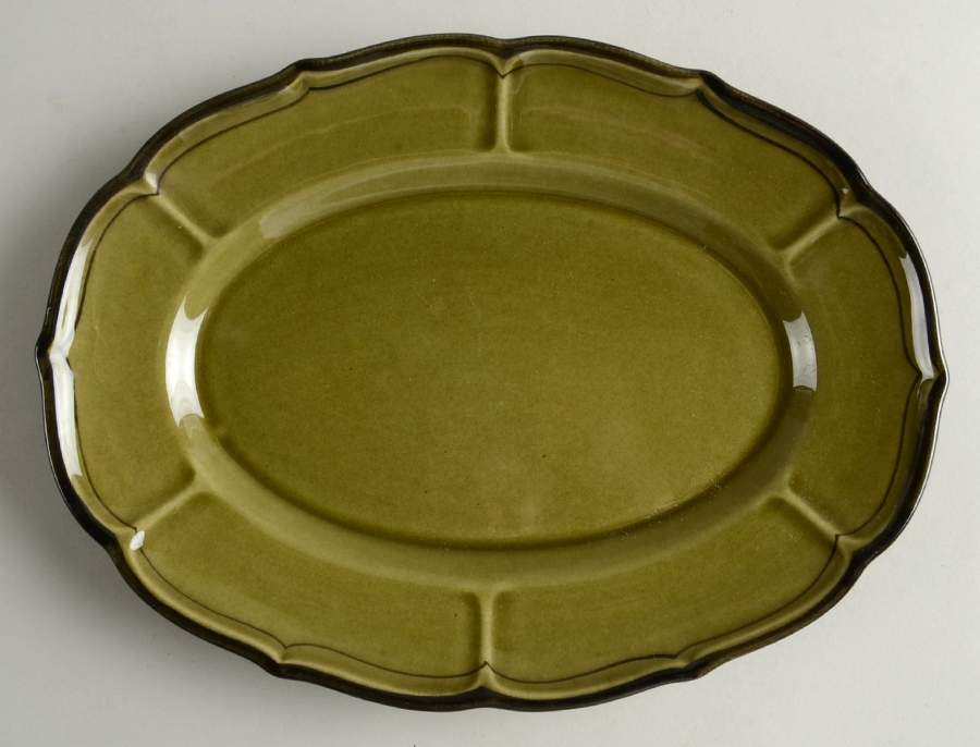 La Mancha Green 10" Oval Serving Platter by Metlox - Poppytrail - Vernon-1