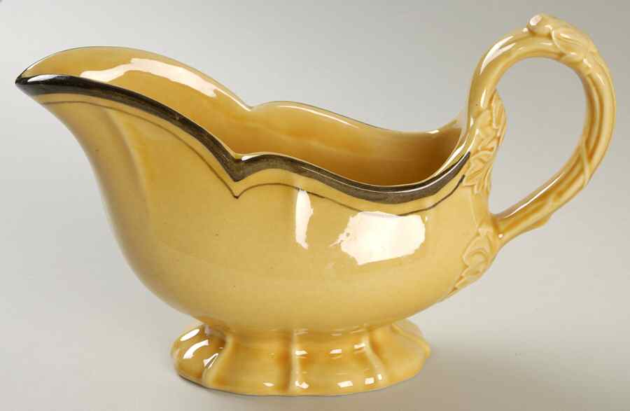 La Mancha Gold Gravy Boat by Metlox - Poppytrail - Vernon-1