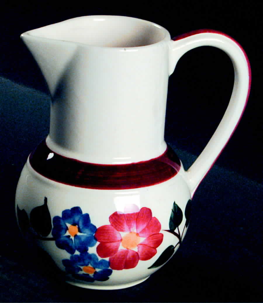 Linda 8 Oz Jug by Metlox - Poppytrail - Vernon-1