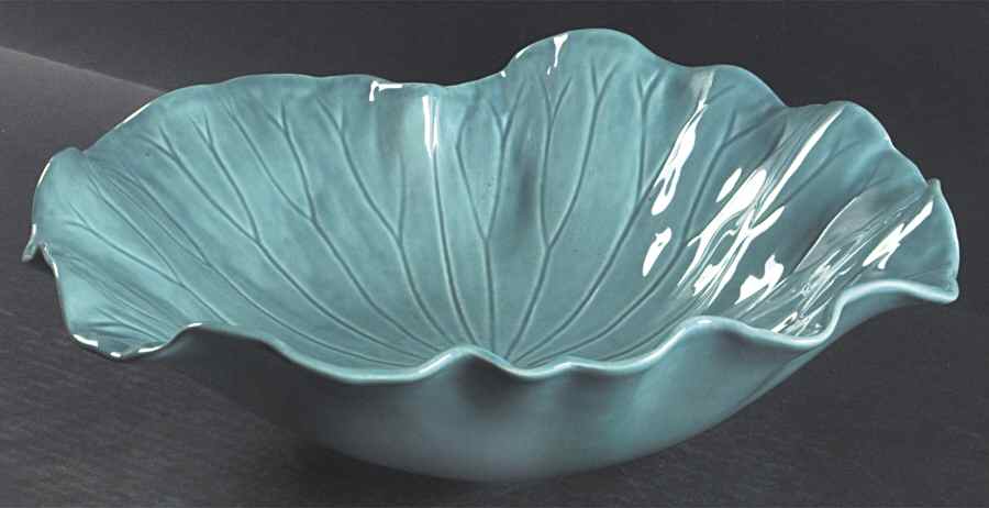 Lotus Aqua (Second Series) 15" Large Salad Serving Bowl by Metlox - Poppytrail - Vernon-1