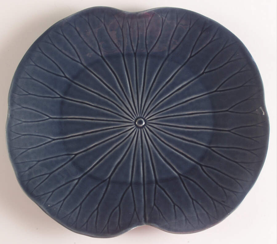 Lotus Medium Blue 15" Oval Serving Platter by Metlox - Poppytrail - Vernon-1