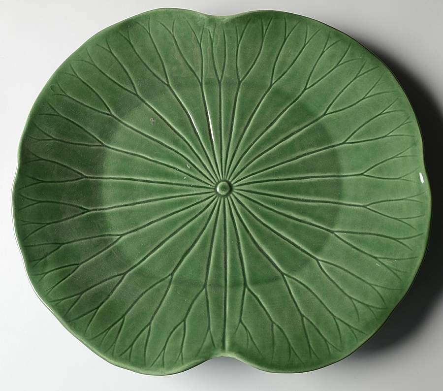 Lotus Evergreen 15" Oval Serving Platter by Metlox - Poppytrail - Vernon-1