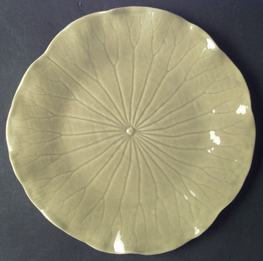 Lotus Fern Green 12" Chop Plate (Round Platter) by Metlox - Poppytrail - Vernon-1