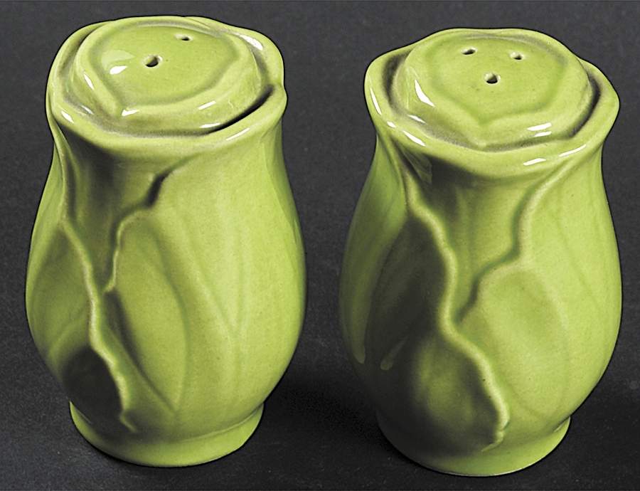 Lotus Fern Green Salt & Pepper Set by Metlox - Poppytrail - Vernon-1