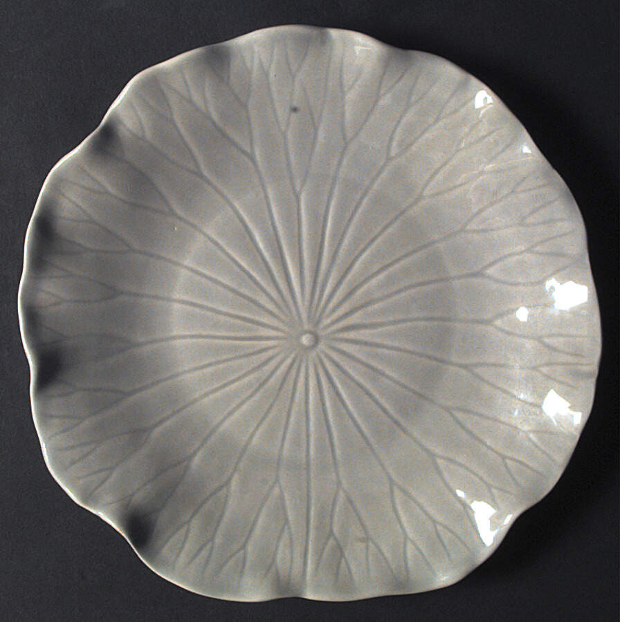 Lotus Gray Dinner Plate by Metlox - Poppytrail - Vernon-1