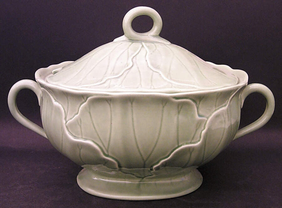 Lotus Jade Green Tureen &  Lid by Metlox - Poppytrail - Vernon-1