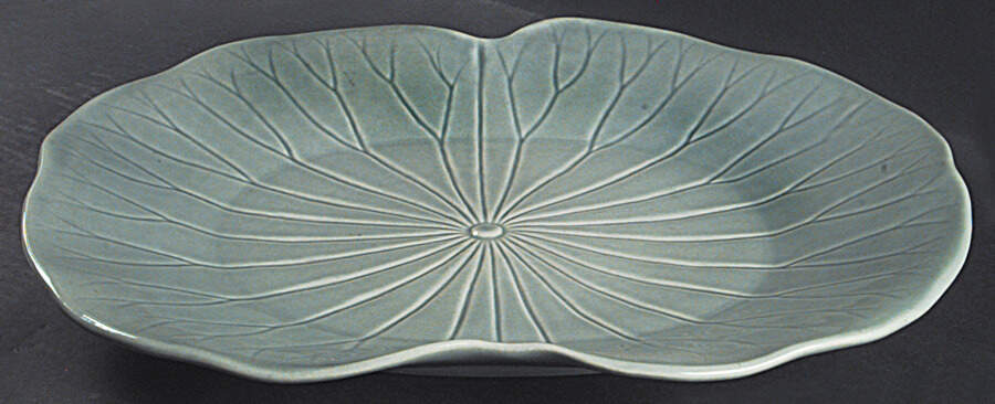 Lotus Jade Green 15" Oval Serving Platter by Metlox - Poppytrail - Vernon-1