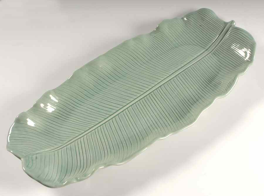 Lotus Jade Green 20" Oval Serving Platter by Metlox - Poppytrail - Vernon-1