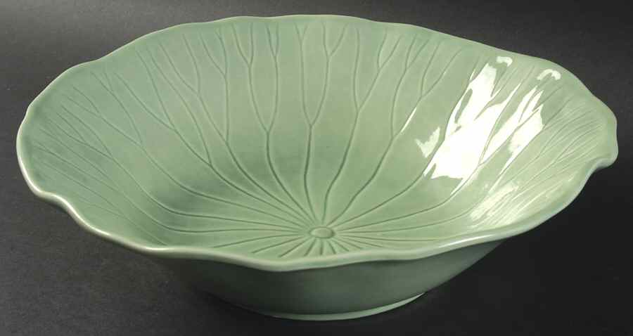 Lotus Jade Green 11" Round Vegetable Bowl by Metlox - Poppytrail - Vernon-1