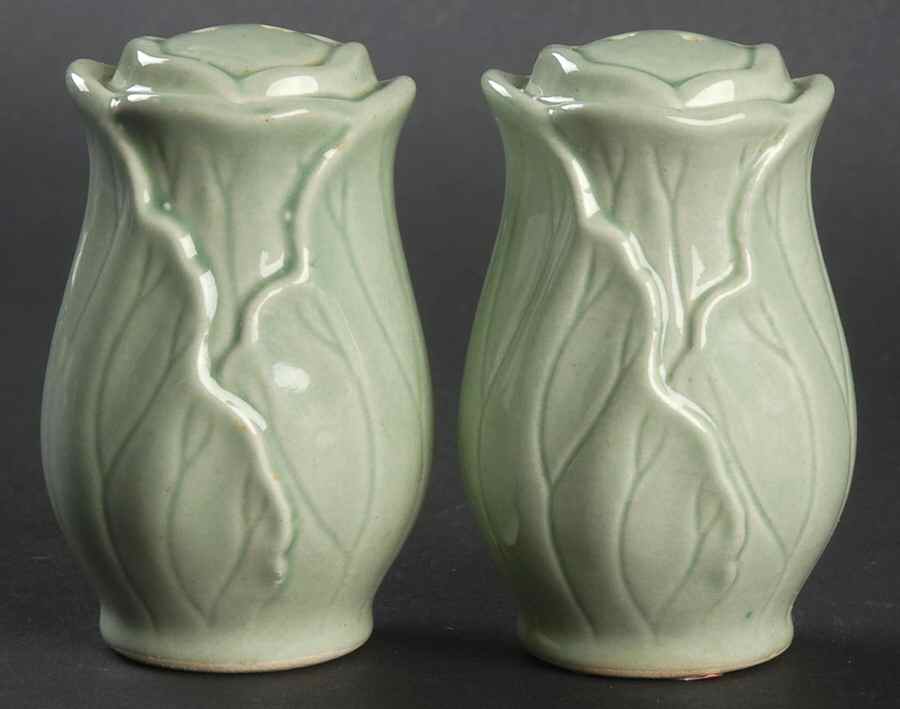 Lotus Jade Green Salt & Pepper Set by Metlox - Poppytrail - Vernon-1