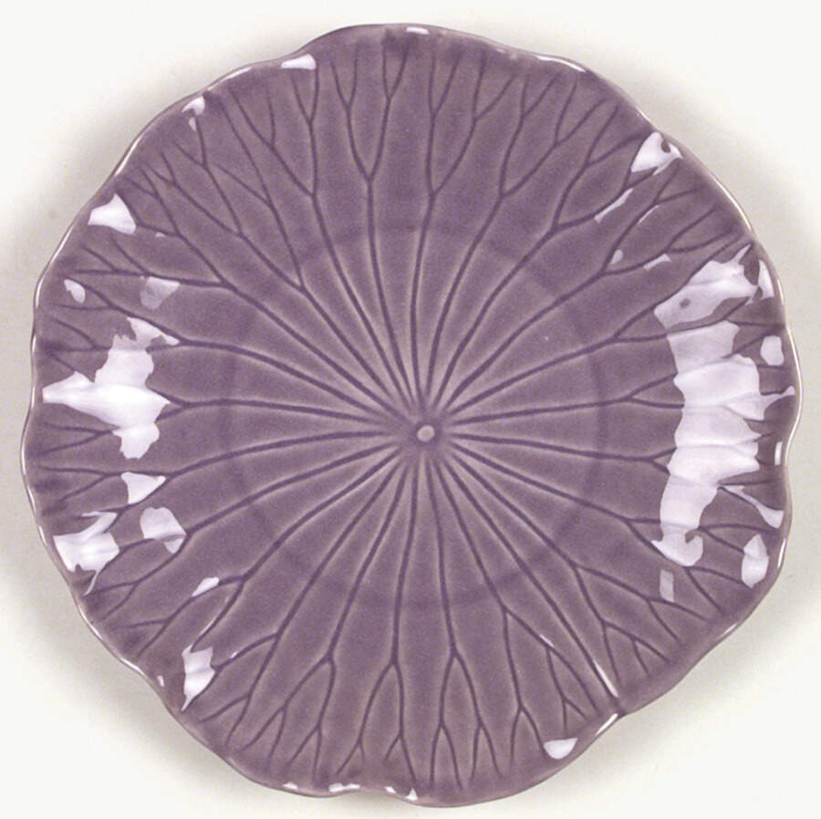 Lotus Lilac Dinner Plate by Metlox - Poppytrail - Vernon-1